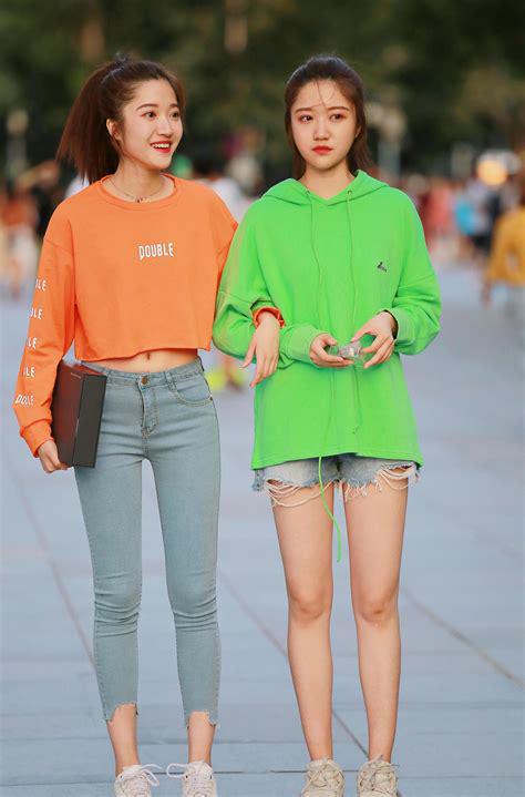 的穿搭秘诀与风格推荐！千亿网站不同年龄段女生(图2)