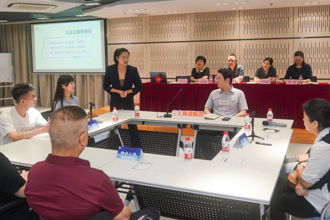 座的法官和她的助理 建院30周年千亿球友会王国侠×刘宇星：处女
